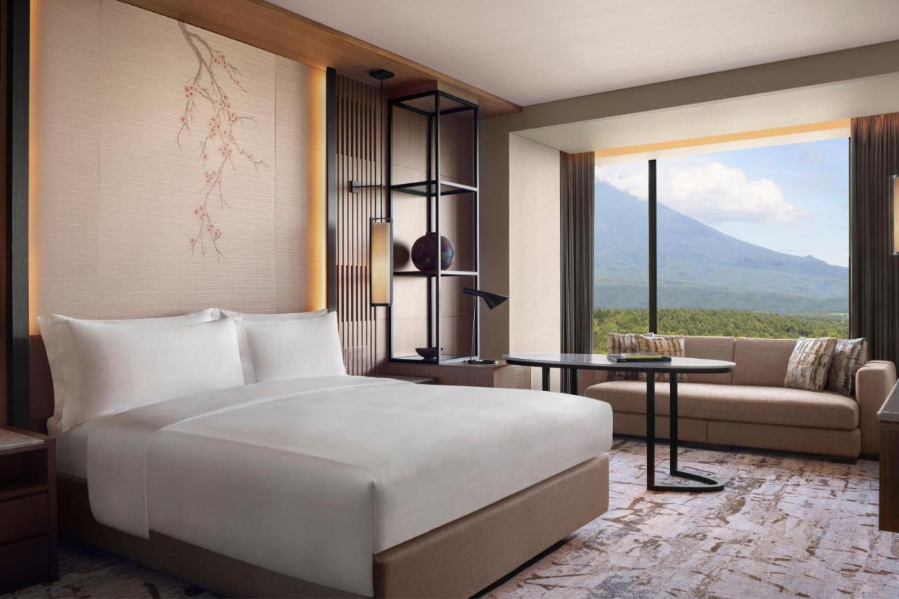 Higashiyama Niseko Village, A Ritz-Carlton Reserve Екстер'єр фото