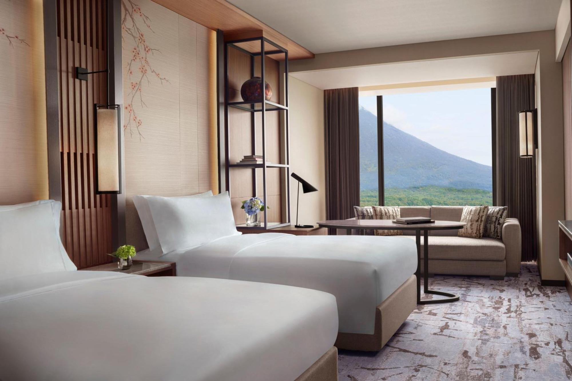 Higashiyama Niseko Village, A Ritz-Carlton Reserve Екстер'єр фото