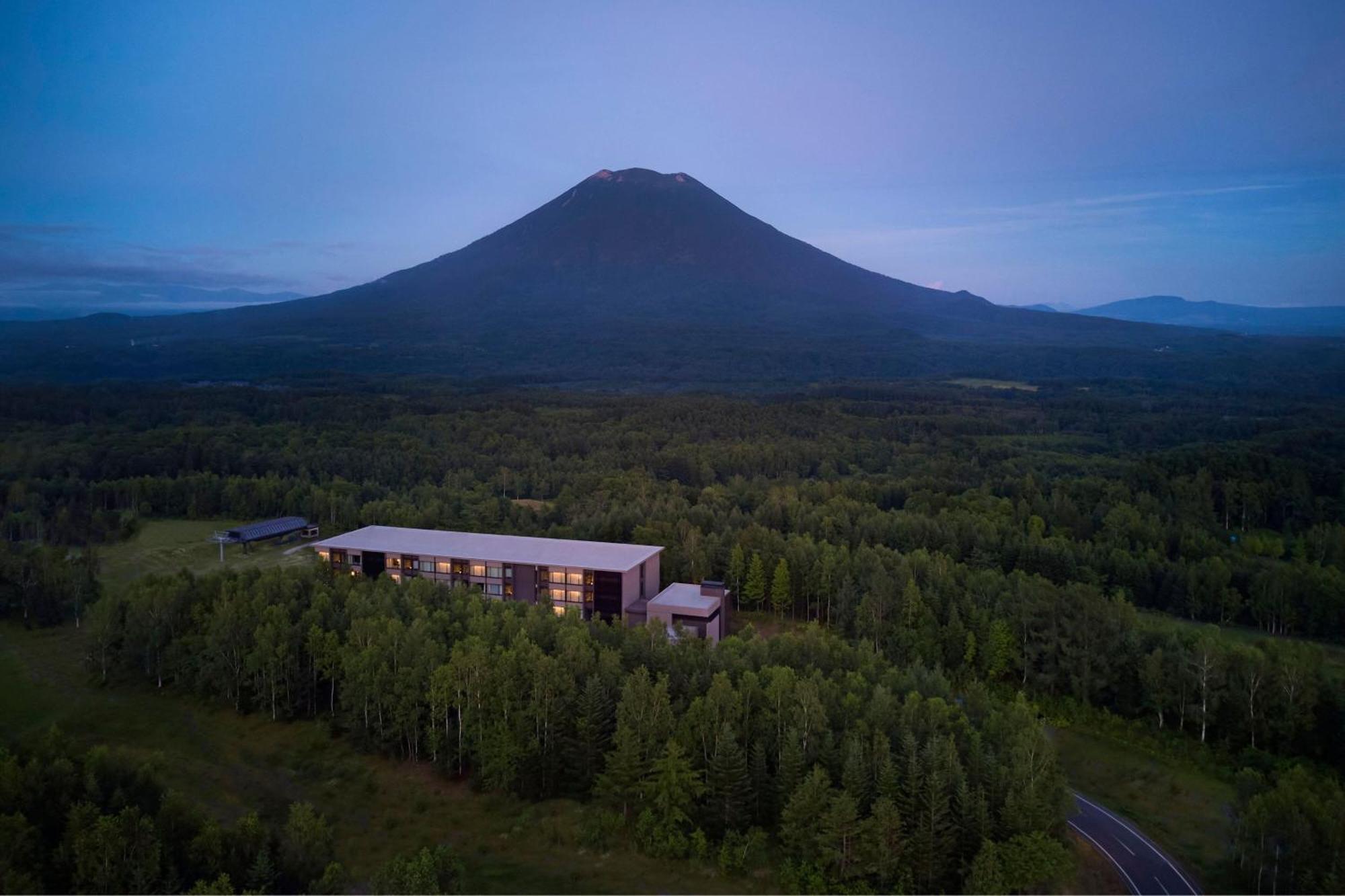 Higashiyama Niseko Village, A Ritz-Carlton Reserve Екстер'єр фото